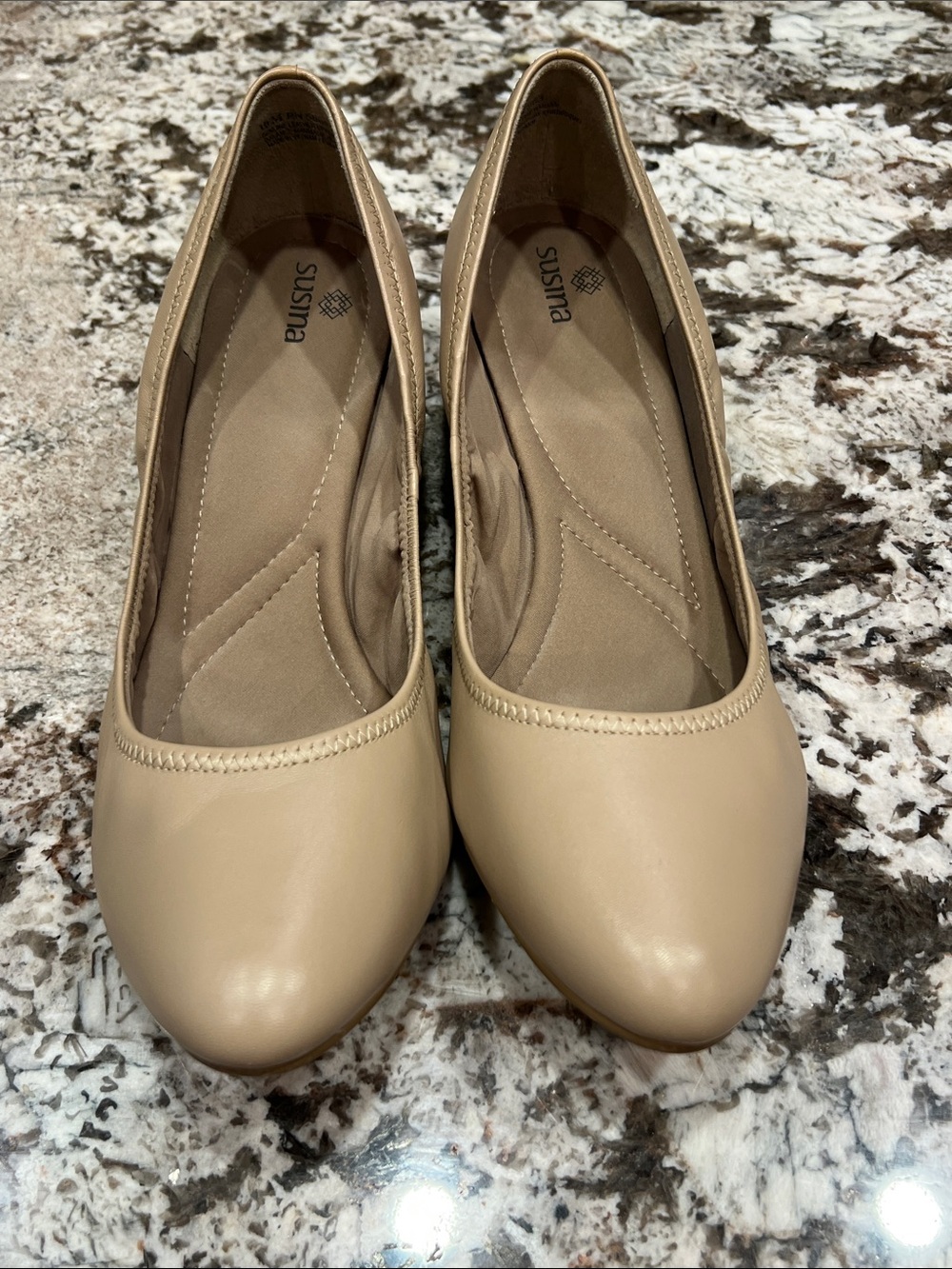 Susina Nude/Tan Women's Classic Round-Toe Flats